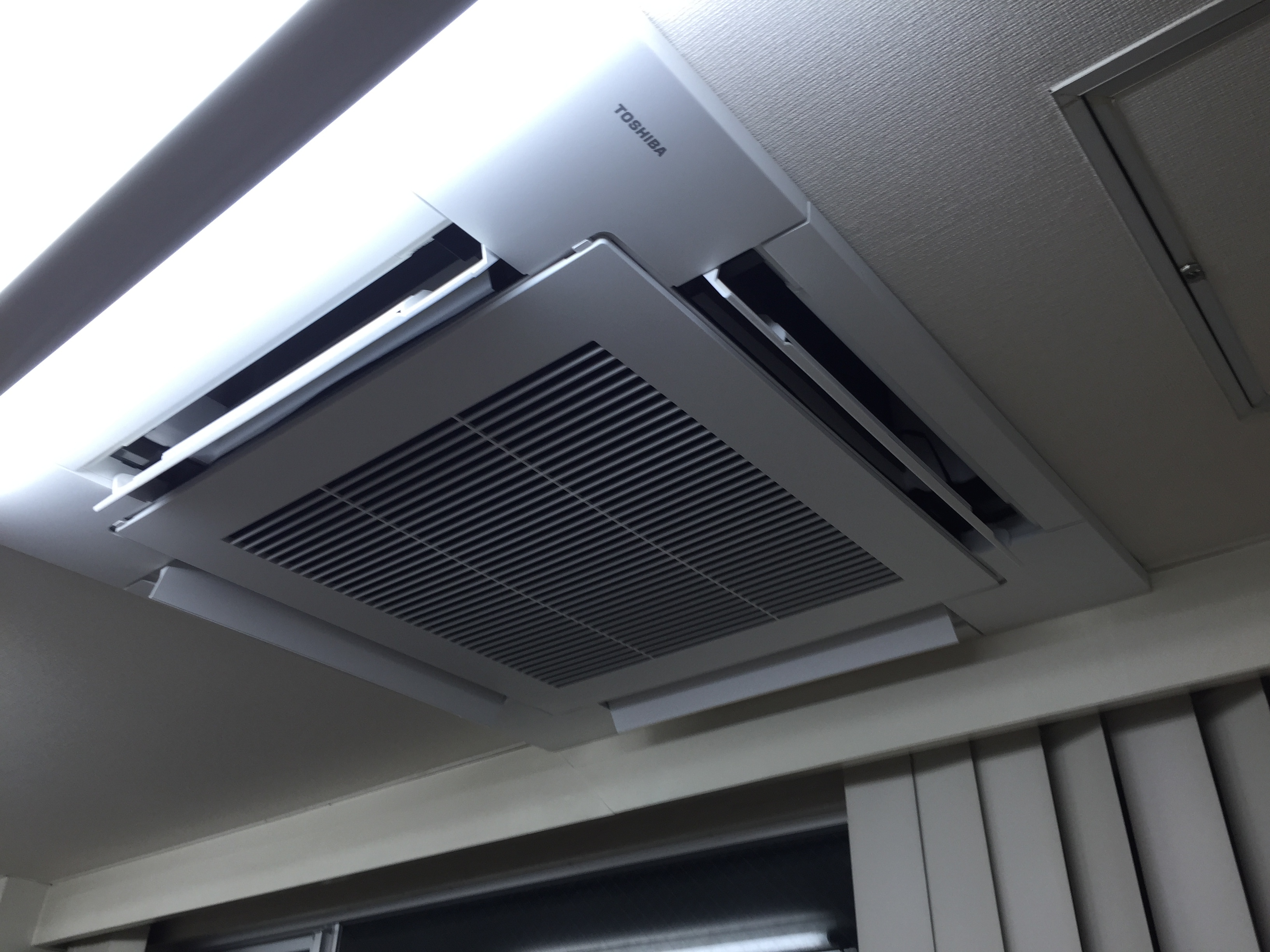 名古屋市 | 業務用エアコン工事 | 27年8月15日販売・取り付け工事実績-新空調